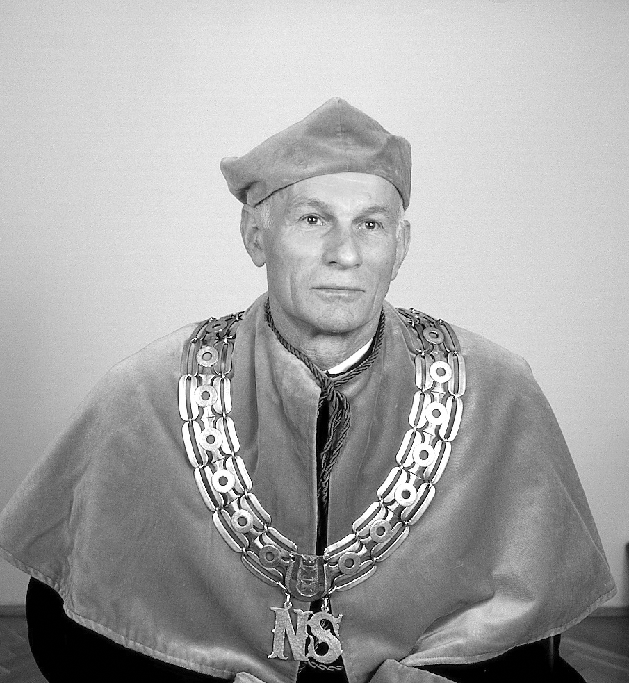 prof. Czesław Ciesielski